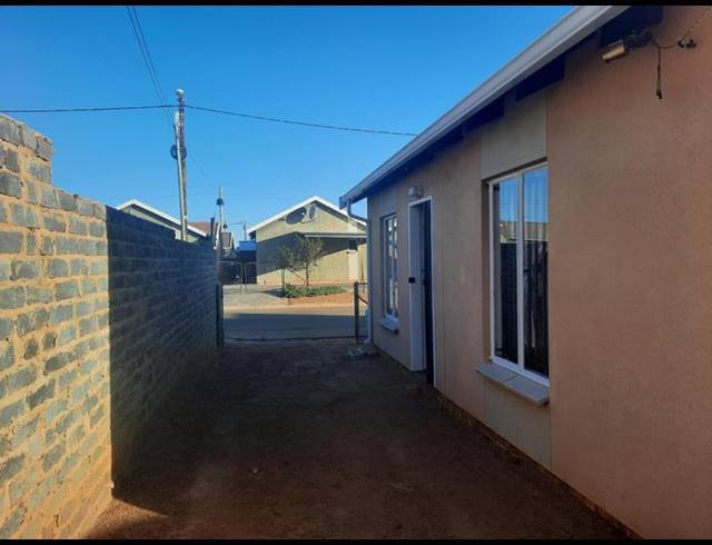 2 BEDROOM HOUSE FOR SALE IN SAVANNA CITY